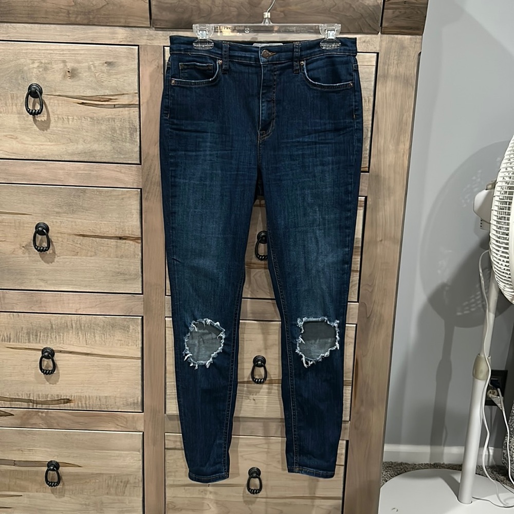Free People distressed skinny jeans-size 31L